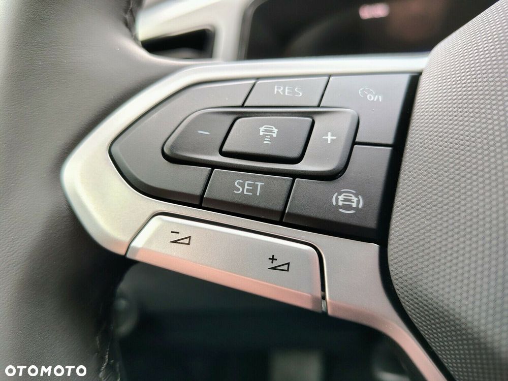 Volkswagen T-Roc - 12