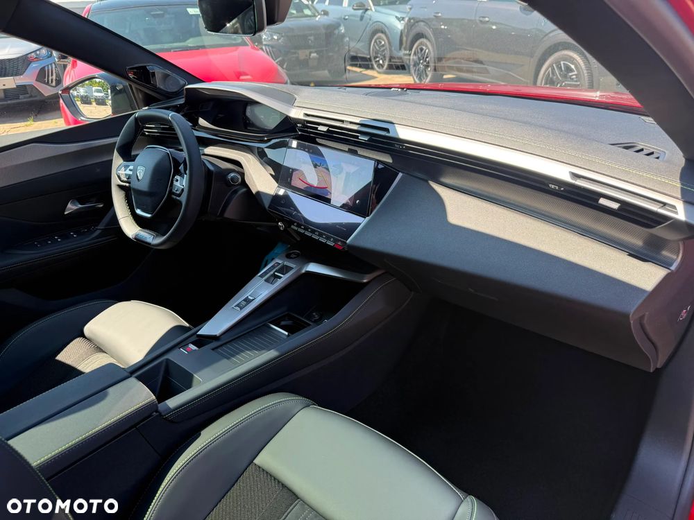 Peugeot 408 - 25