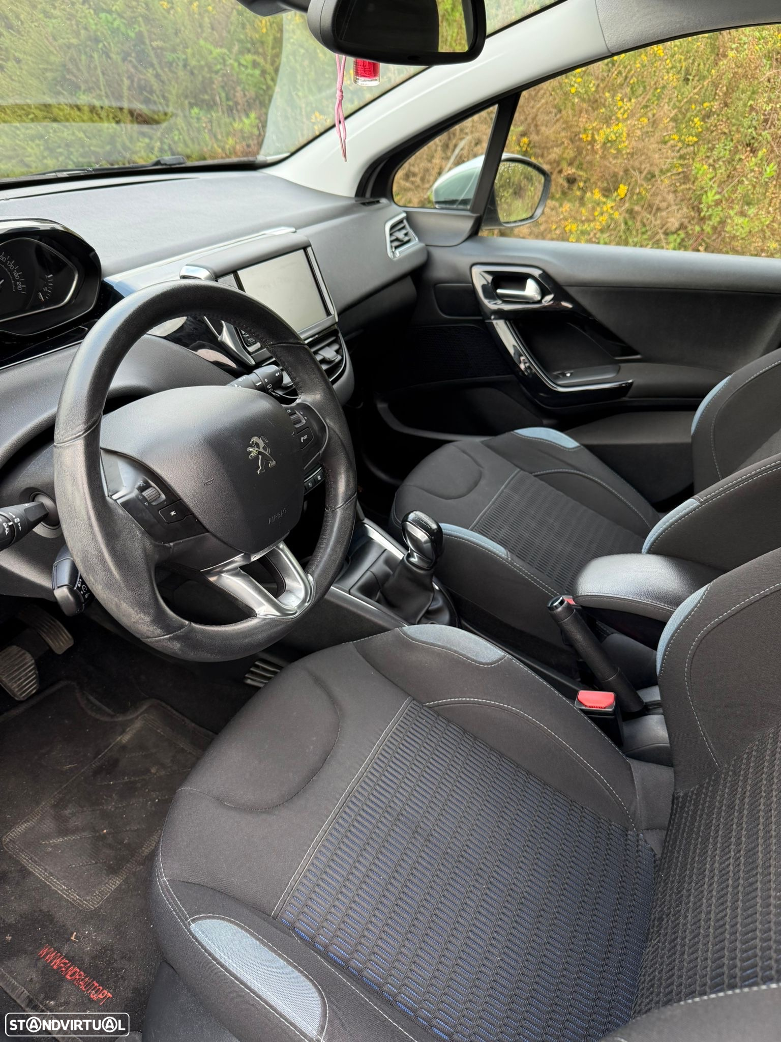 Peugeot 208 1.6 BlueHDi Style - 5