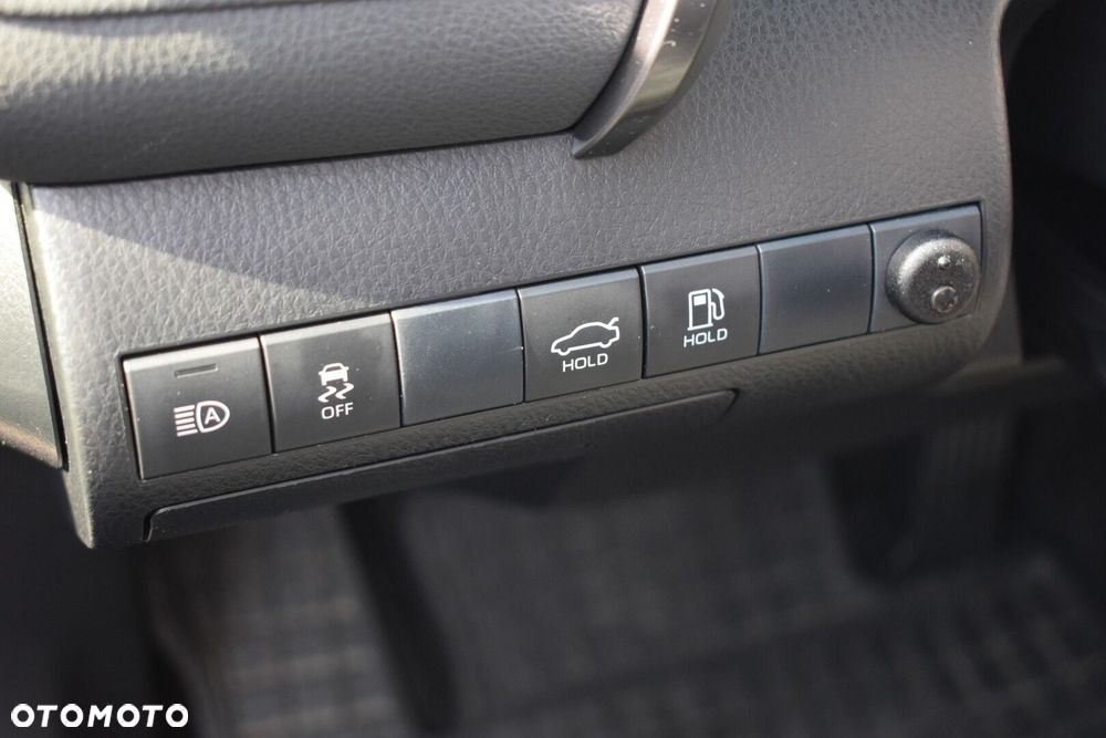 Toyota Camry 2.5 Hybrid Comfort CVT - 16