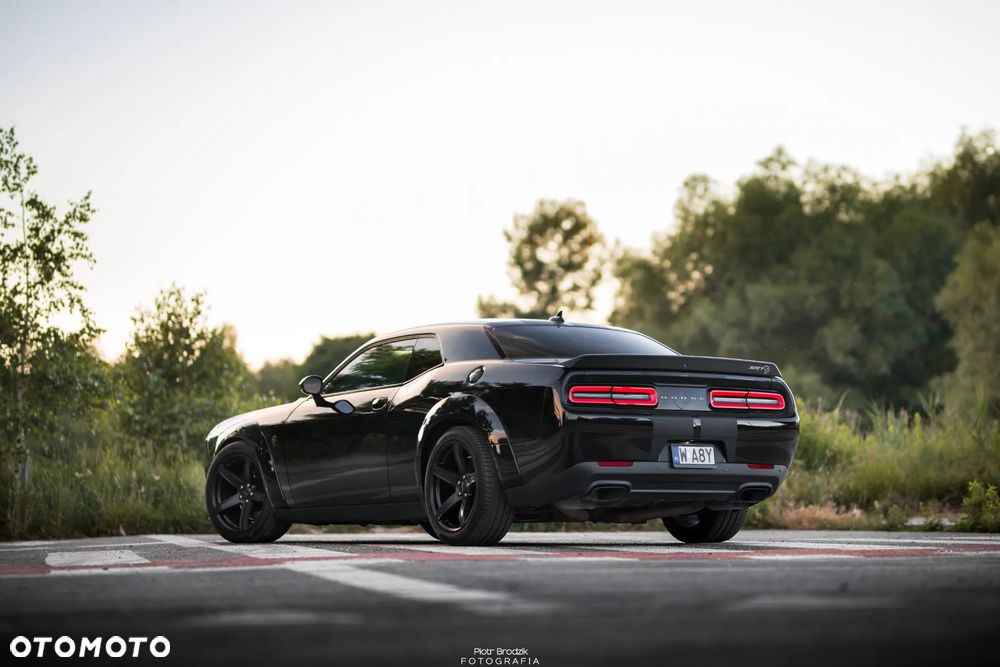 Dodge Challenger 6.2 Hellcat - 8