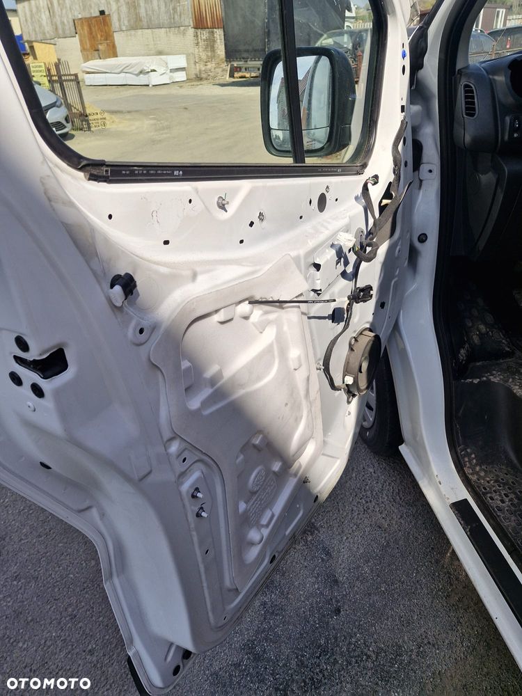 Renault TRAFIC - 12