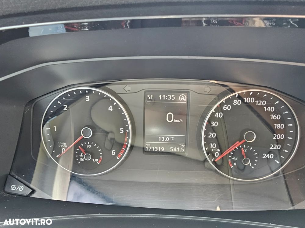 Volkswagen Multivan - 9