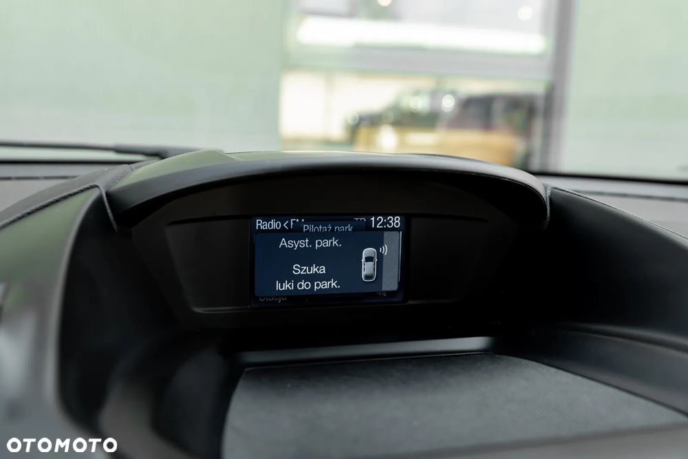 Ford Kuga 1.5 EcoBoost 2x4 Titanium - 33