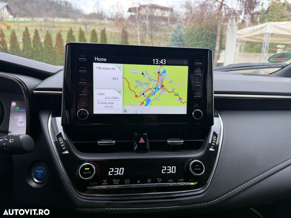 Toyota Corolla 2.0 Hybrid Touring Sports Lounge - 22