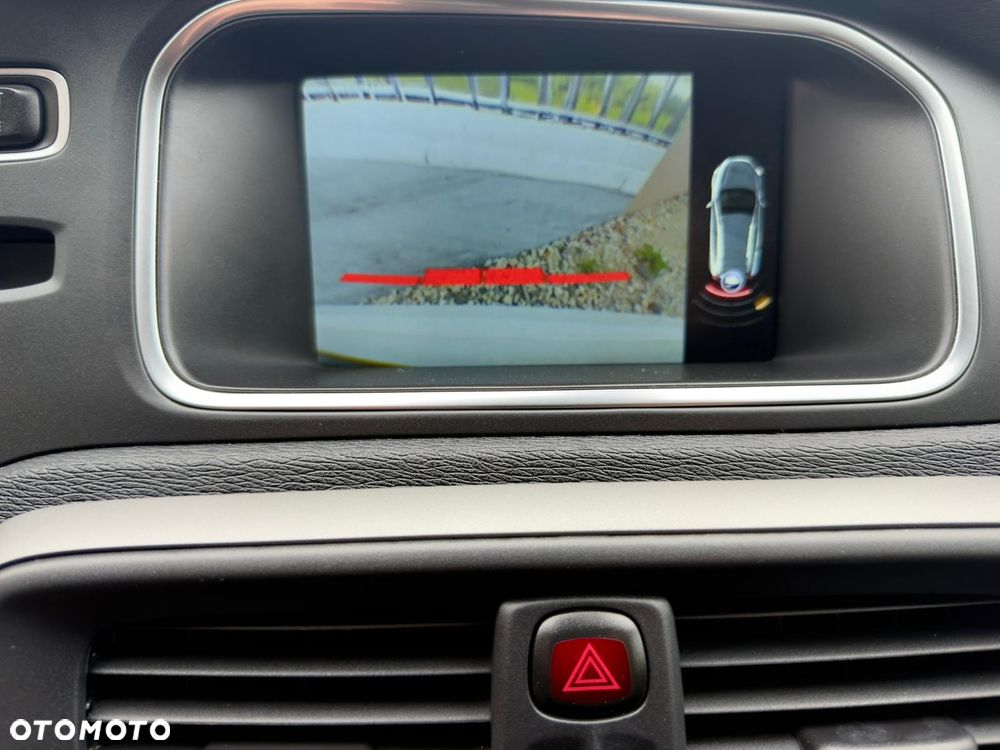 Volvo V40 Cross Country - 25