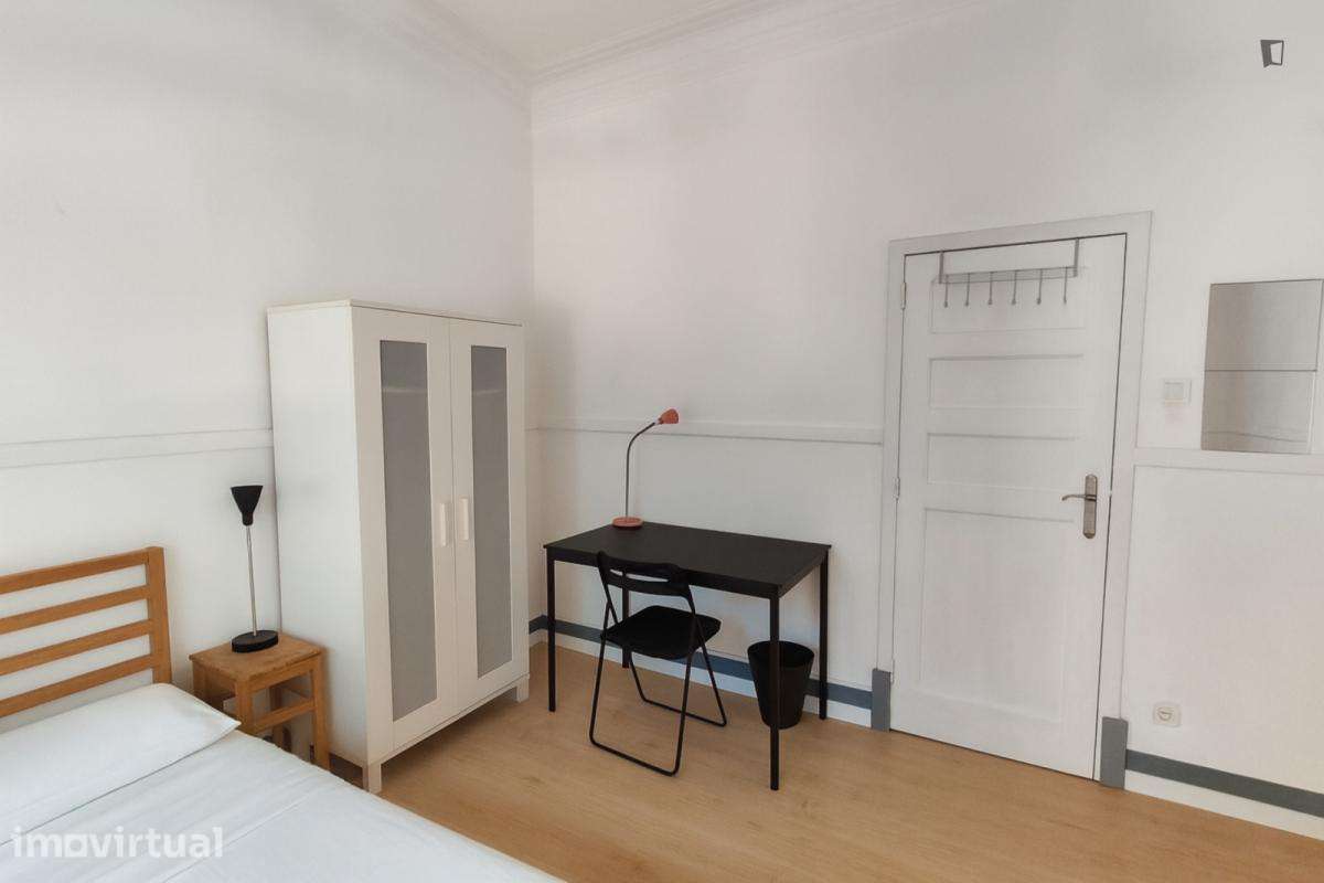 Quarto - localizado em Alameda Lisbon - Grande imagem: 2/11