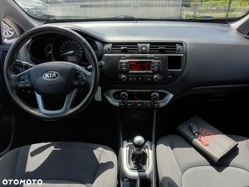 Kia Rio 1.2 Dream Team Edition - 8