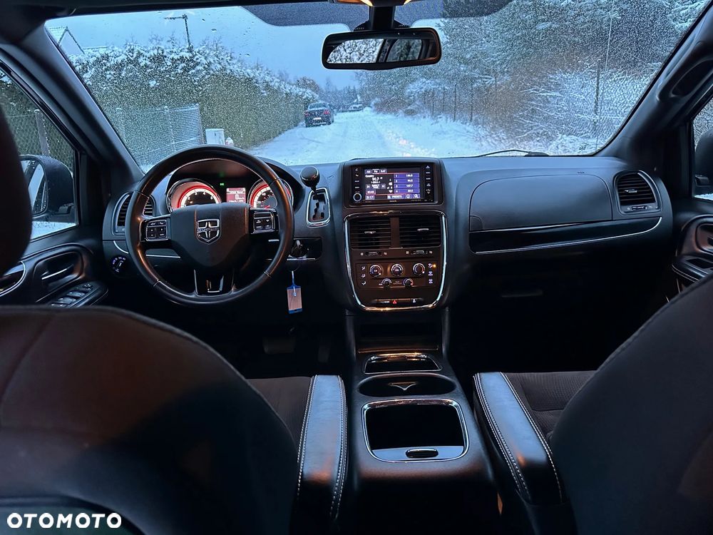 Dodge Grand Caravan 3.6 R/T - 8