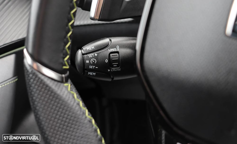 Peugeot 2008 PureTech 130 EAT8 GT - 31