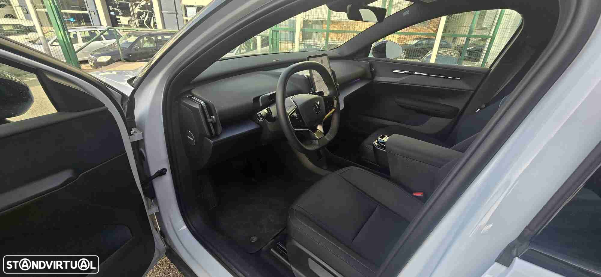 Volvo EX30 69 kWh Single Motor Extended Range Plus - 7