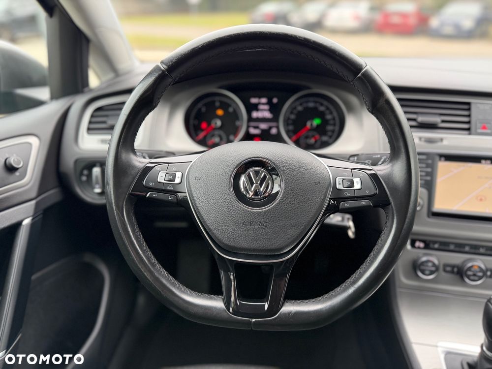 Volkswagen Golf - 27