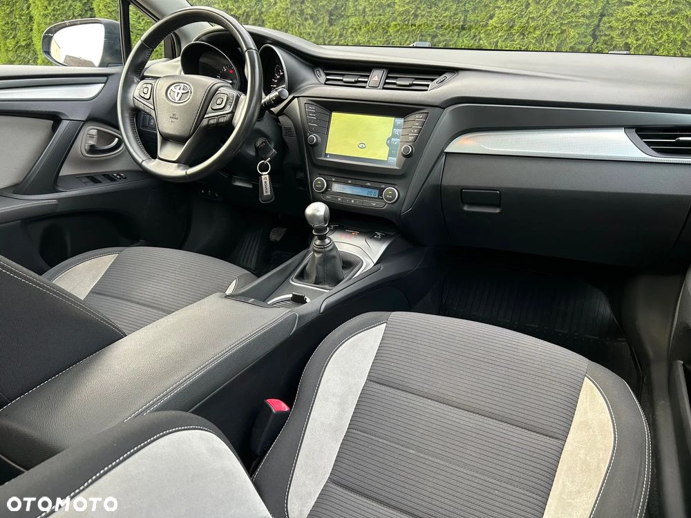 Toyota Avensis 2.0 D-4D Prestige - 10