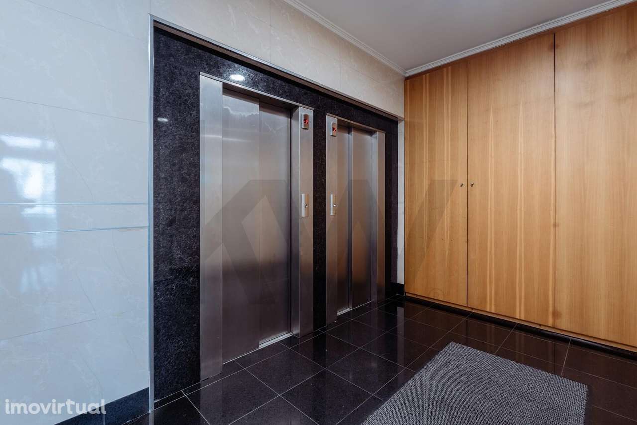 Magnifico Apartamento T3 na 2 linha mar no edifício Progresso em Espin - Grande imagem: 3/29