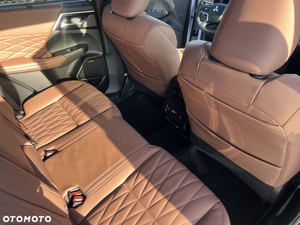 Mitsubishi Outlander - 20