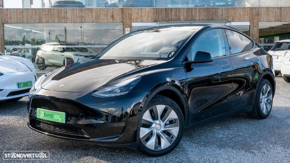 Tesla Model Y Long Range Dual Motor AWD - 2
