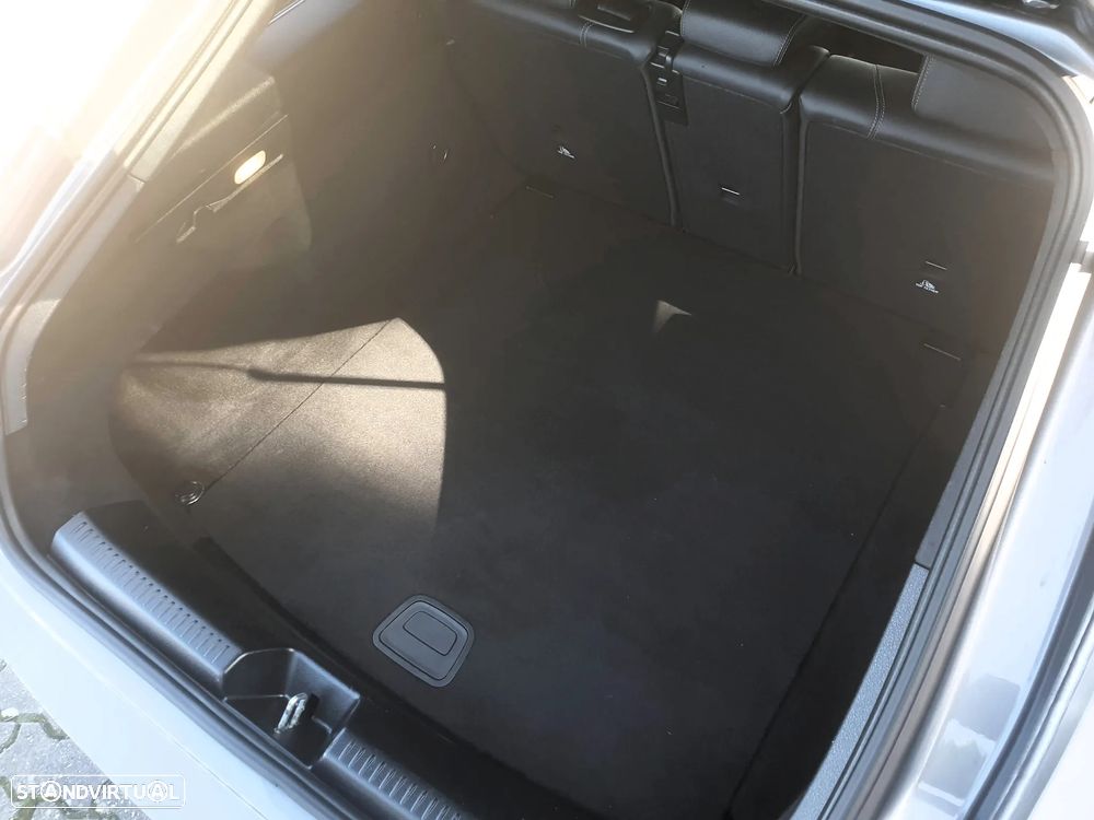 Mercedes-Benz CLA 180 d Progressive - 48