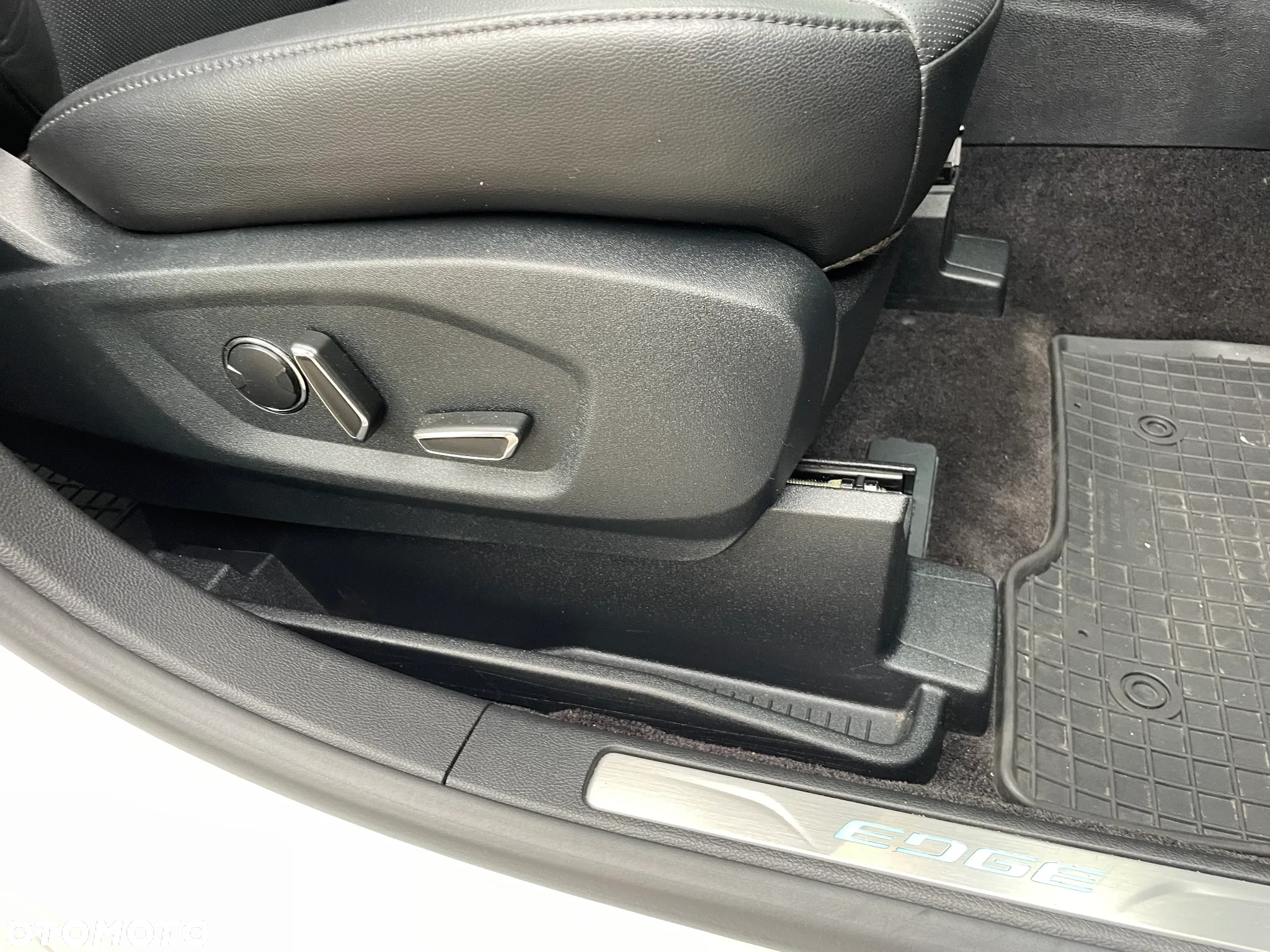Ford Edge 2.0 TDCi Twin-Turbo 4WD Titanium - 26