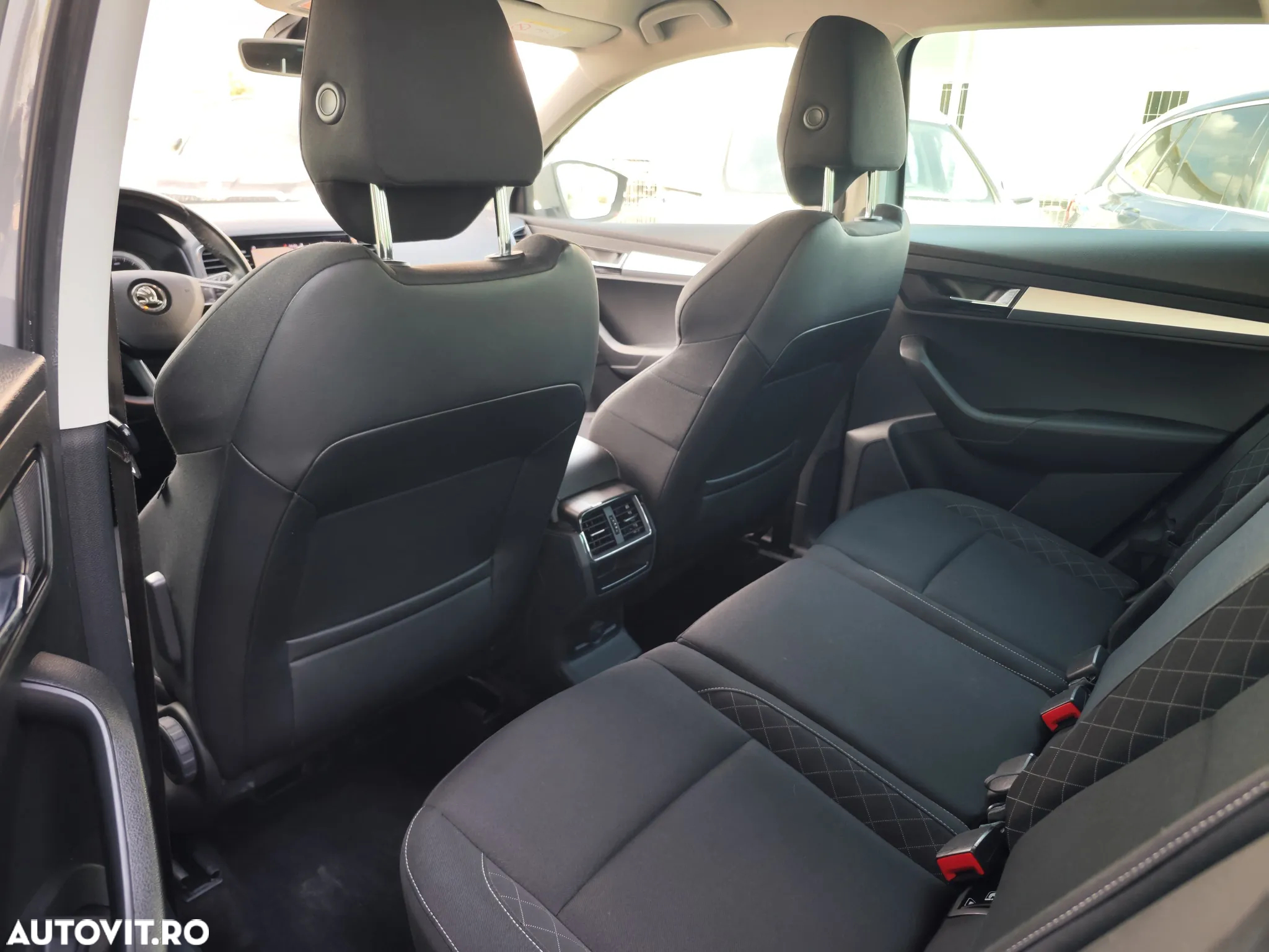 Skoda Karoq 1.6 TDI DSG Ambition - 11