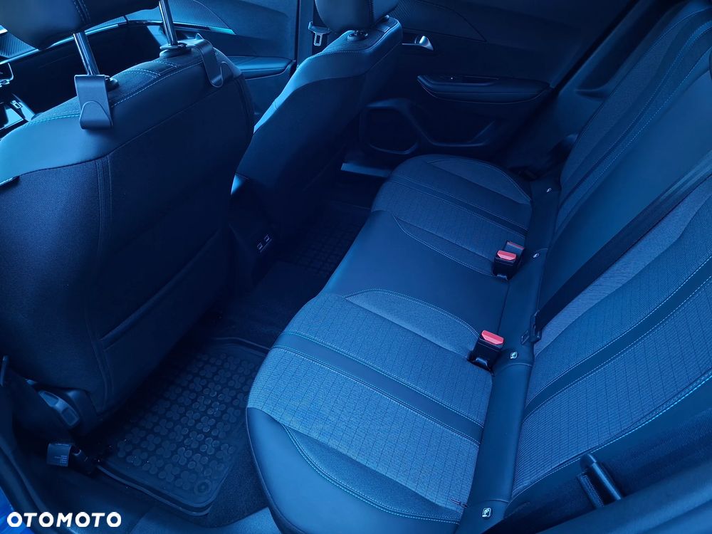 Peugeot 2008 PureTech 100 Allure S&S BVM6 - 21