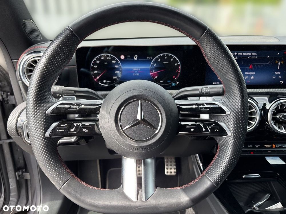 Mercedes-Benz CLA - 12