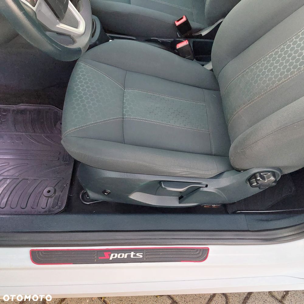 Ford Fiesta 1.4 Sport - 21