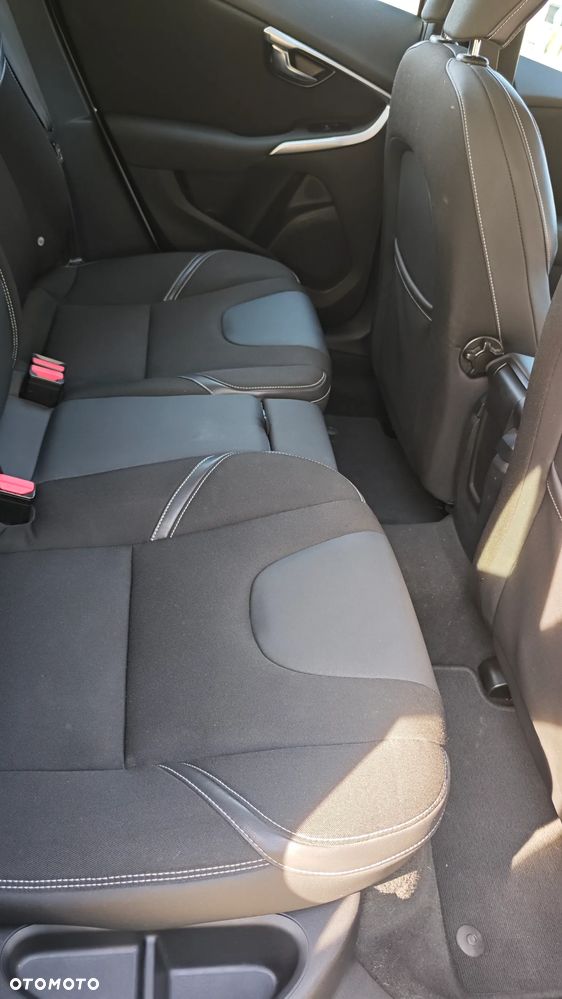 Volvo V40 D2 - 20