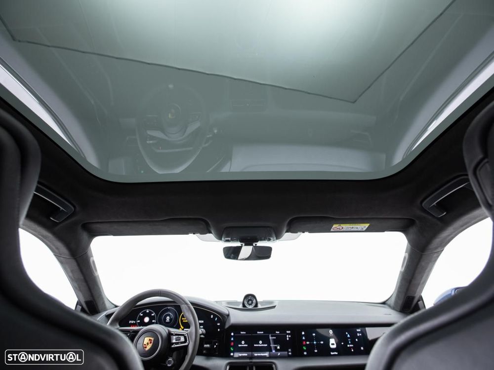 Porsche Taycan Turbo S - 7