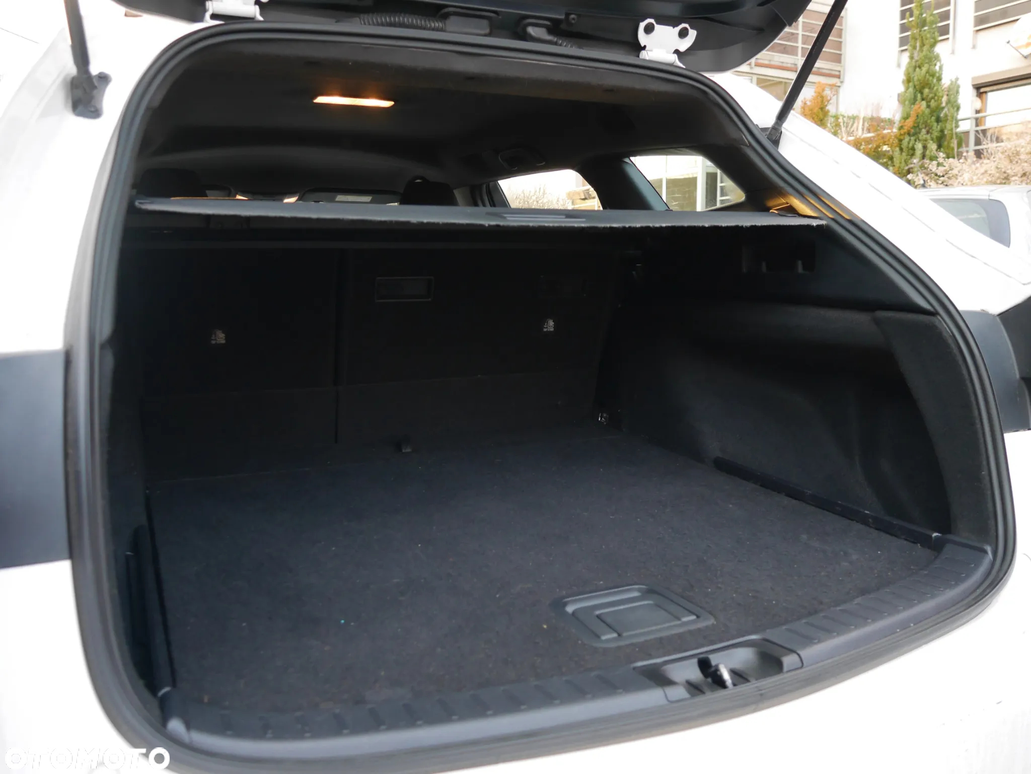 Toyota Corolla 1.8 Hybrid Active - 12