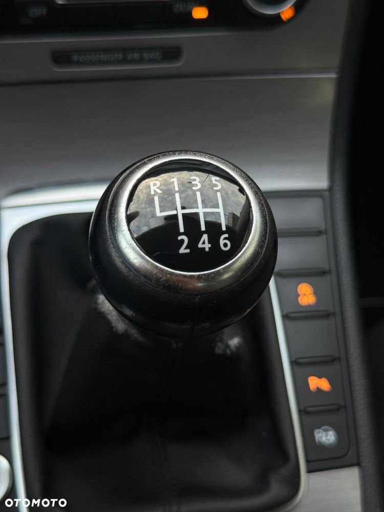 Volkswagen Passat 1.4 TSI Comfortline - 25