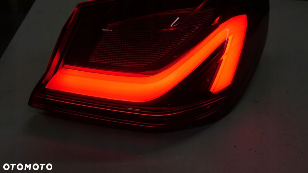 bmw f40 lampa prawy tył prawa tylna w błotnik 7450644 - 8