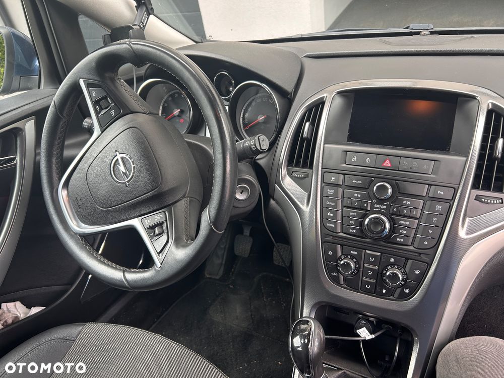 Opel Astra 1.4 Turbo - 11