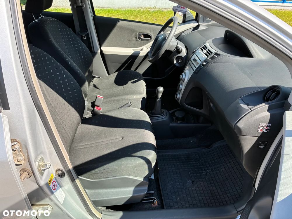 Toyota Yaris 1.3 Terra Gold - 14