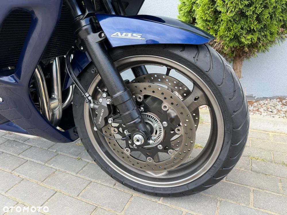 Suzuki GSX - 11