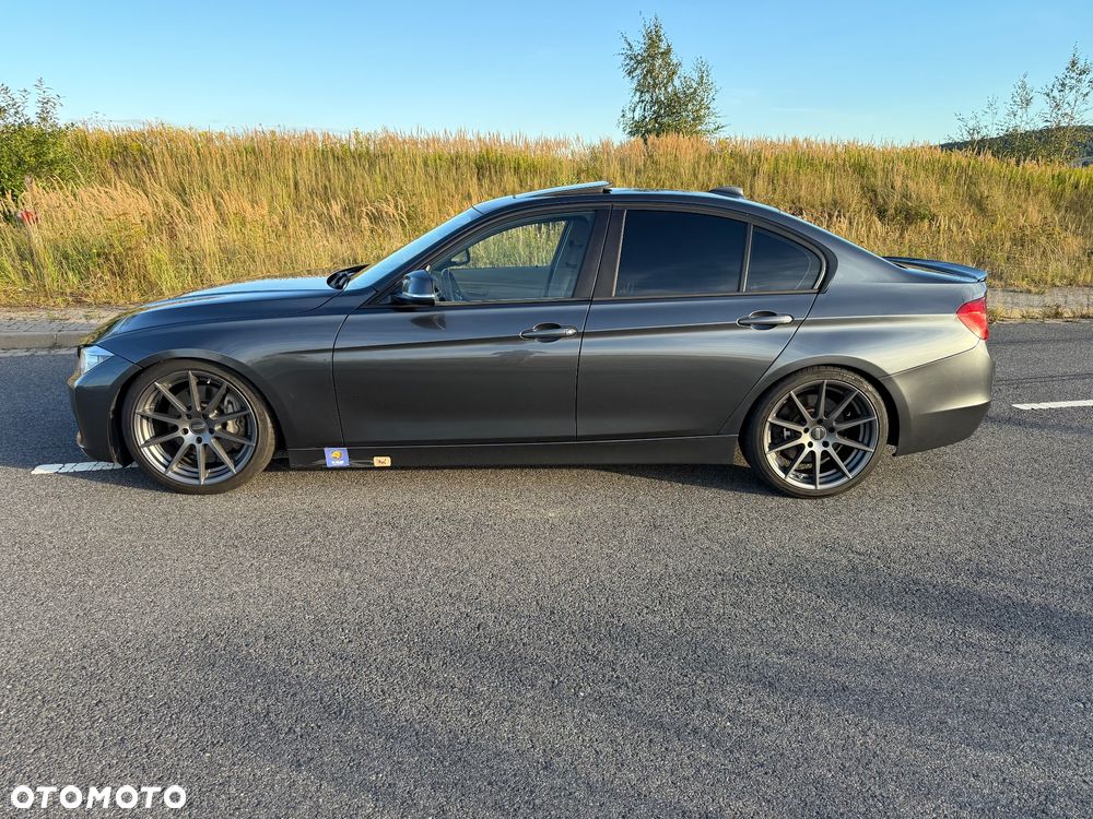 BMW Seria 3 335i - 12