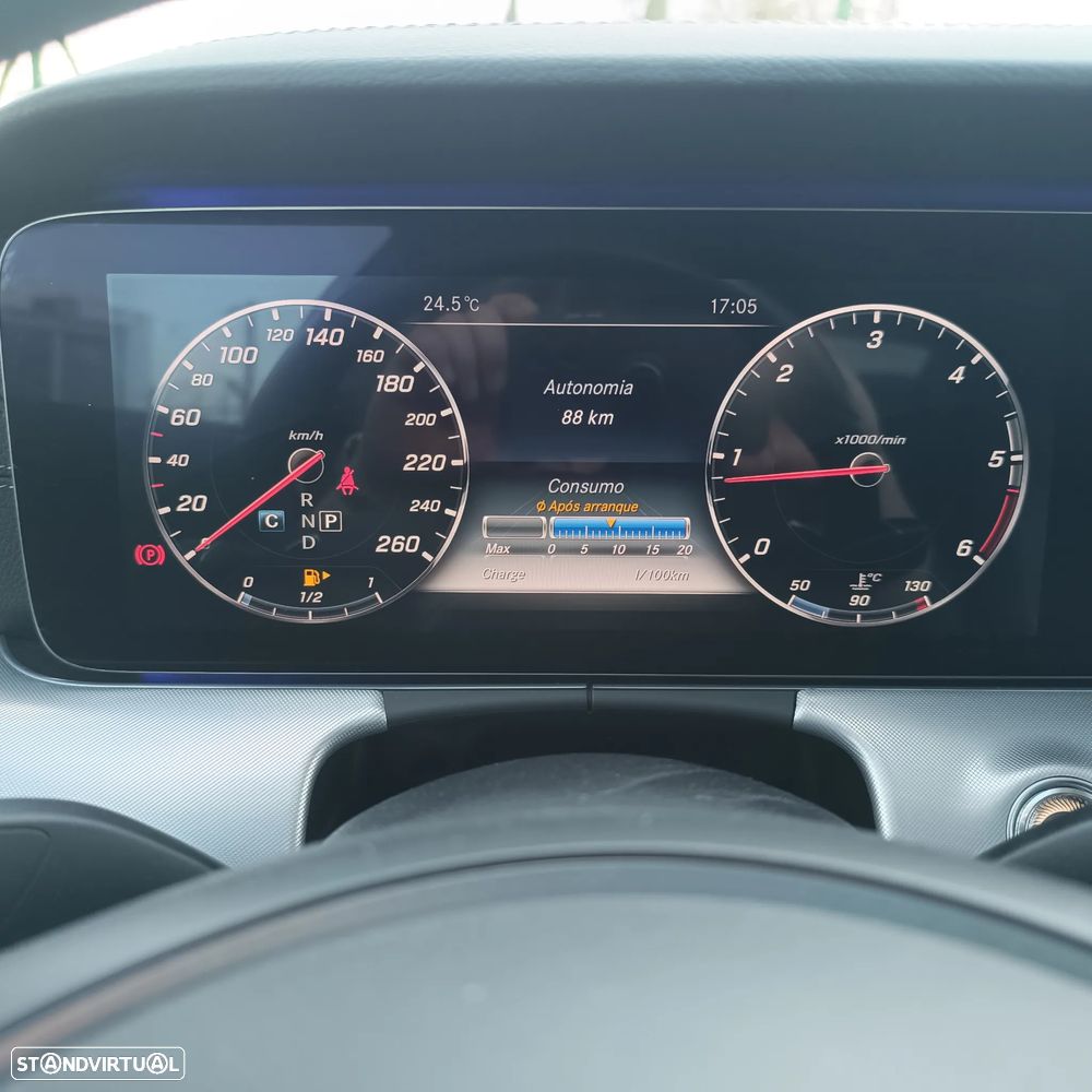 Mercedes-Benz E 220 d Aut. - 26