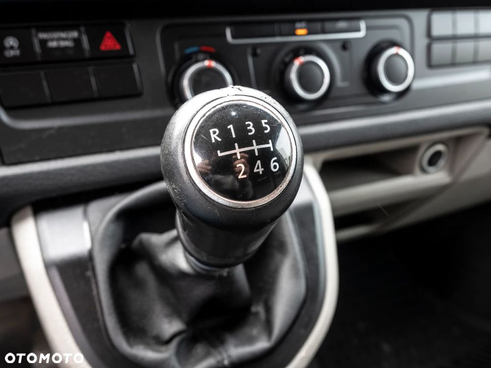 Volkswagen Transporter - 14