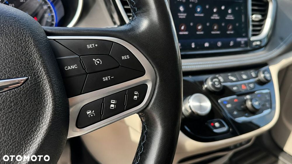 Chrysler Pacifica - 13