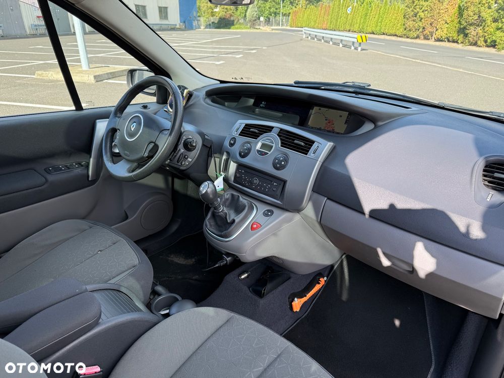 Renault Scenic 2.0 16V Privilege - 34