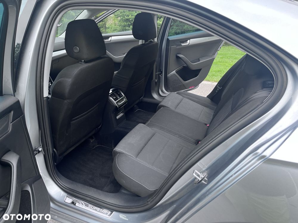 Skoda Superb 2.0 TSI 4x4 Active DSG - 8