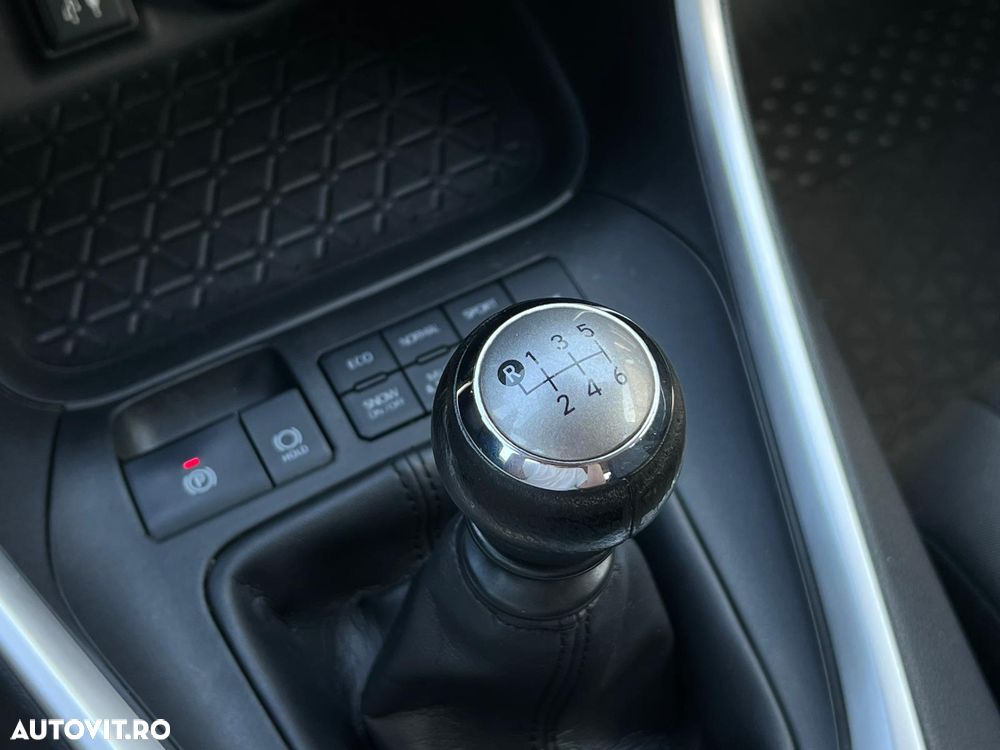 Toyota RAV4 2.0P 6MT AWD Dynamic - 22