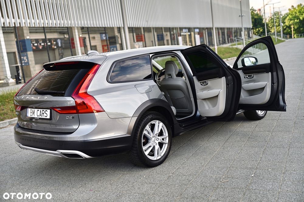 Volvo V90 Cross Country D4 AWD Geartronic - 19
