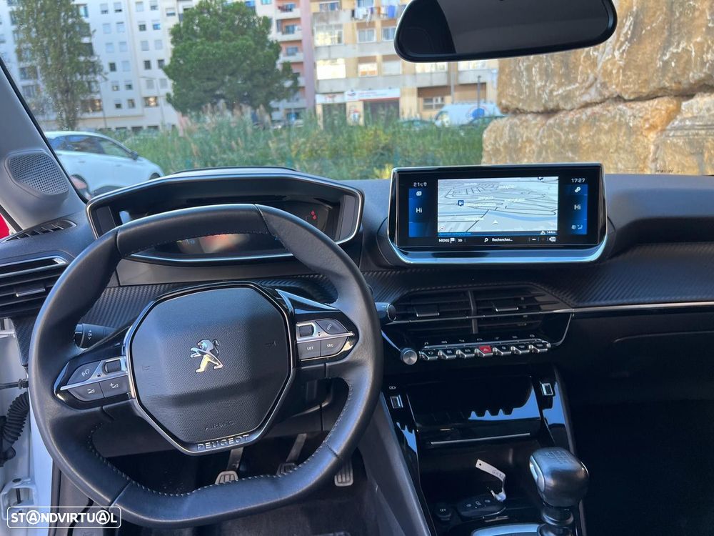 Peugeot 208 - 30