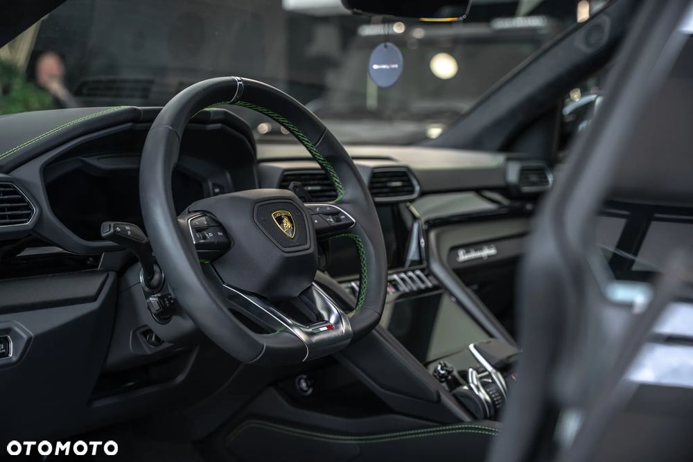 Lamborghini Urus - 25