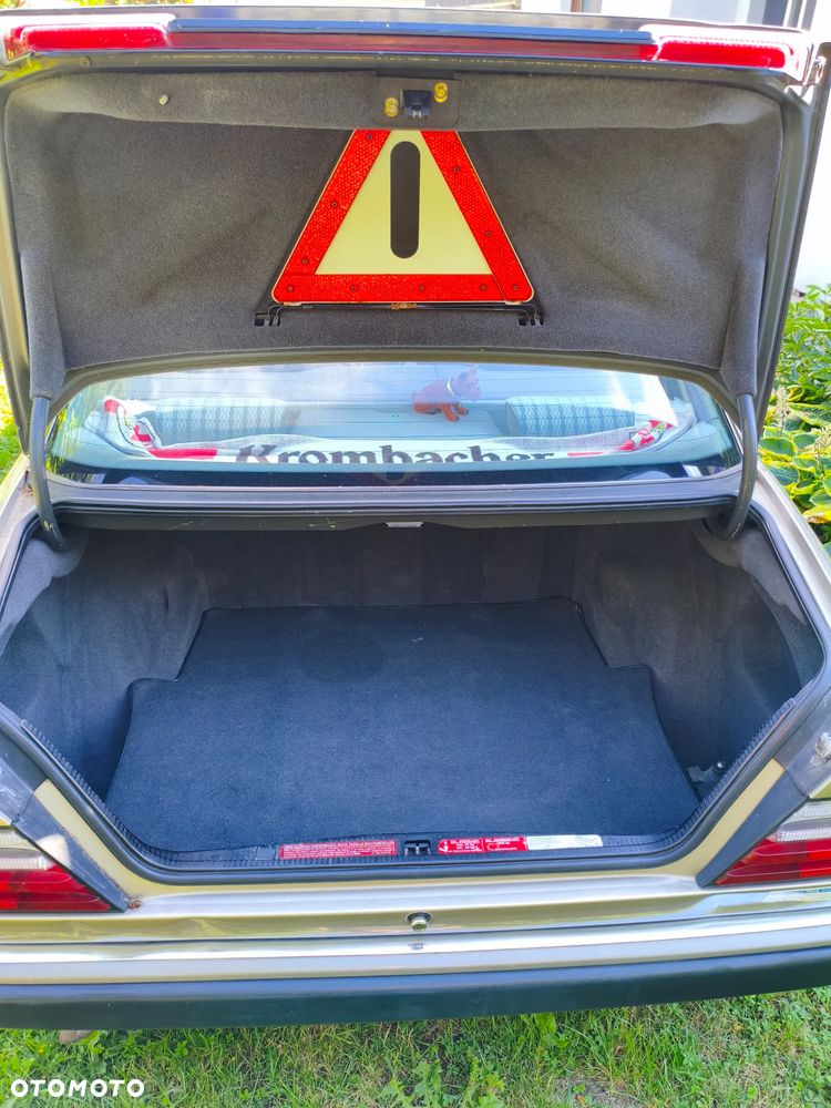 Mercedes-Benz W124 (1984-1993) ver-standard - 8