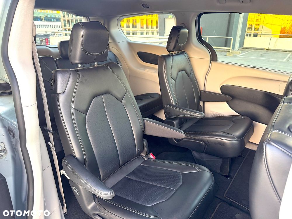 Chrysler Pacifica - 20