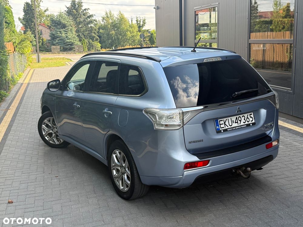Mitsubishi Outlander 2.0 4WD Top - 15