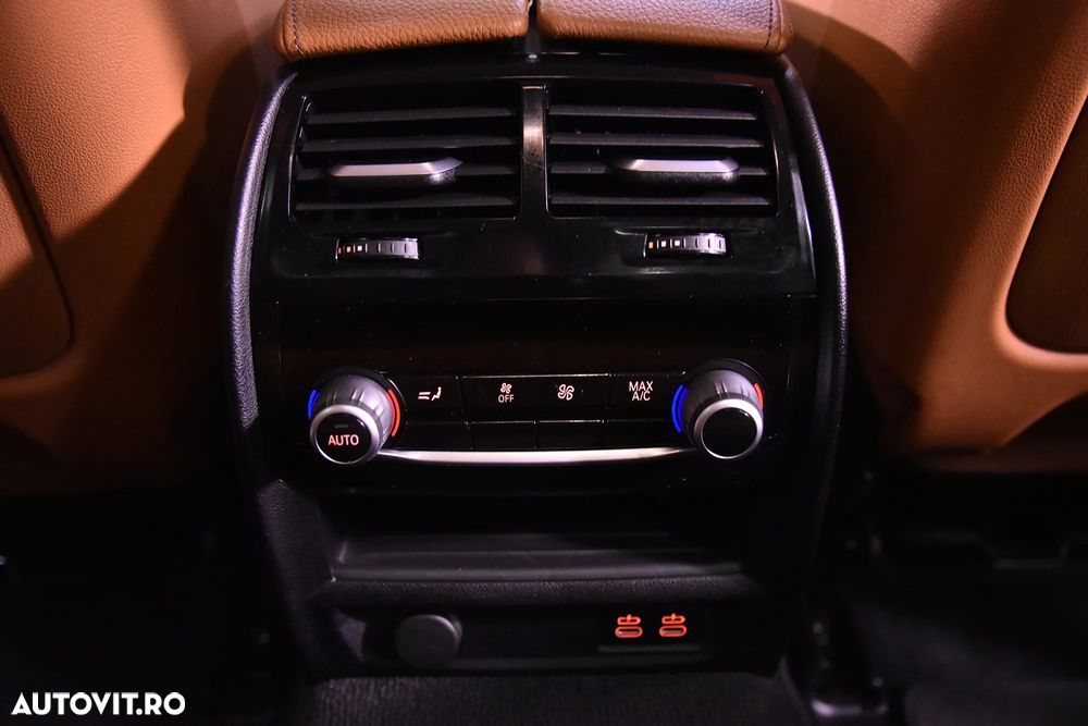 BMW Seria 5 520d Aut. - 25