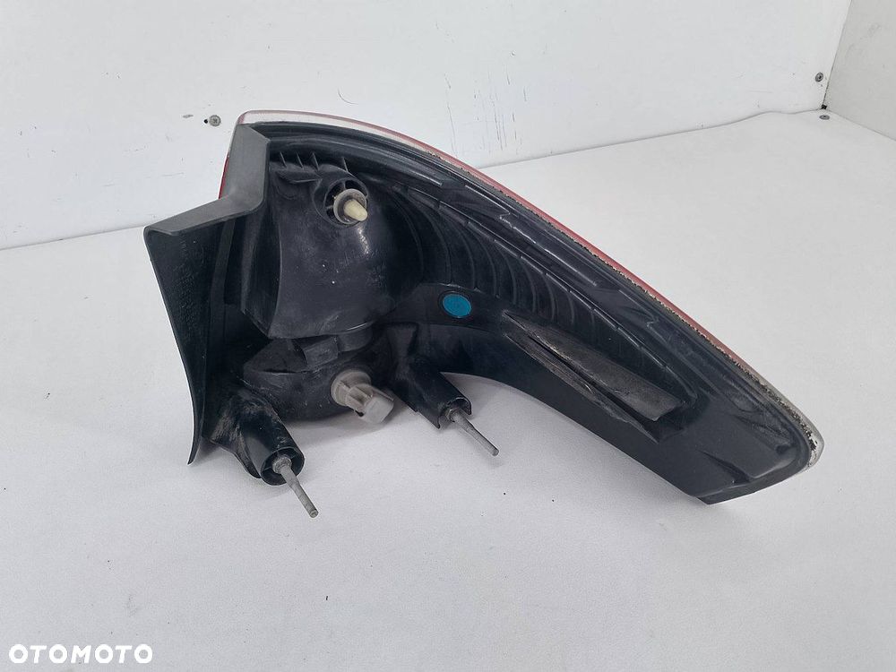 LAMPA TYLNA LEWA FORD FOCUS II 8S43-13B505-A  9S43-13B505-A  8S4X-13441-A - 3