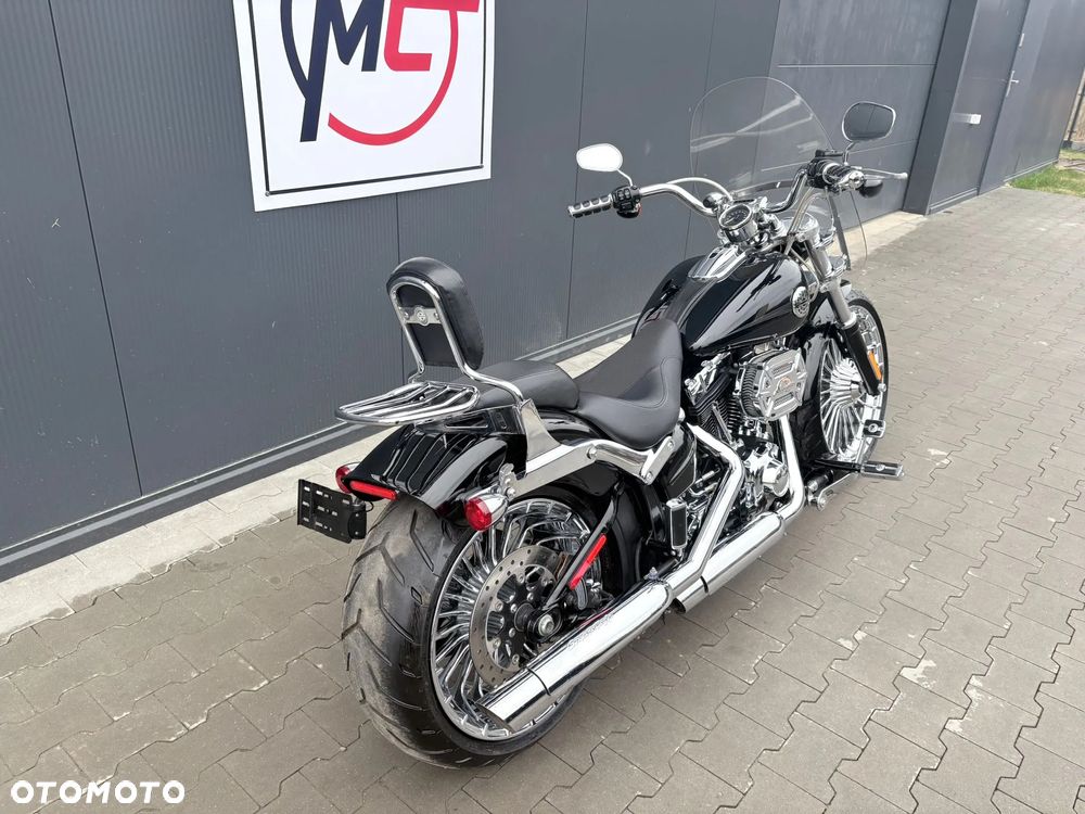 Harley-Davidson Softail Breakout - 6